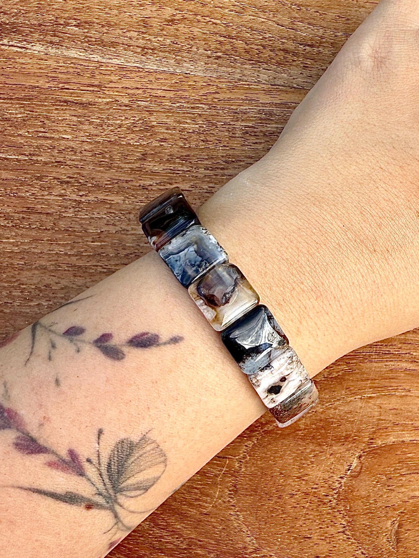 Bracelet jonc souple en agate fleur noire pierre naturelle semi précieuse