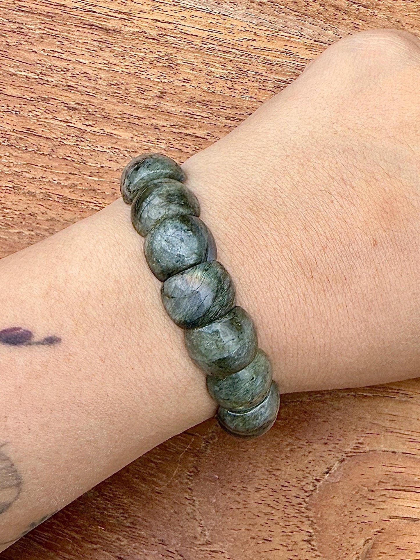 Bracelet jonc souple en labradorite pierre semi précieuse