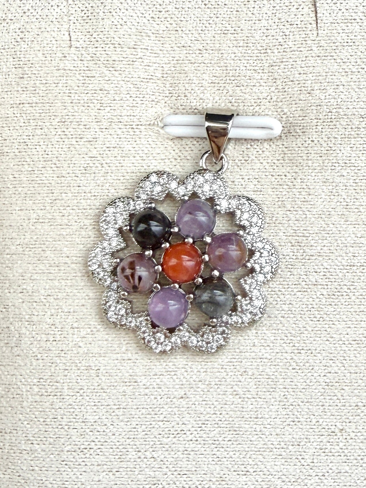 Pendentif en pierre naturelle semi précieuse