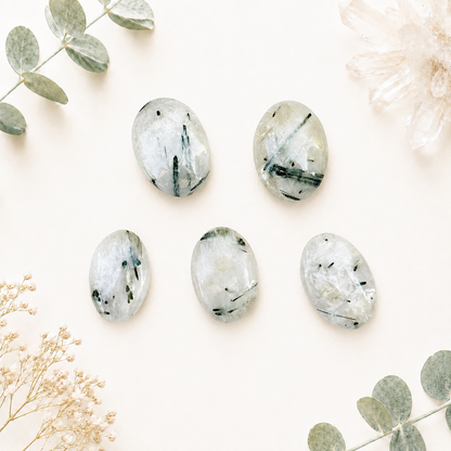 Quartz tourmaline forme palmstone pierre naturelle semi precieuse