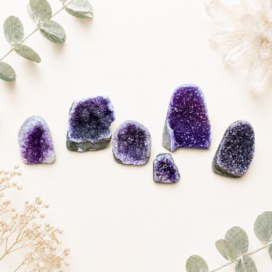 Géode d’amethyste pierre naturelle semi précieuse