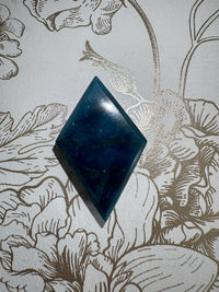 Apatite forme diamant pierre semi precieuse