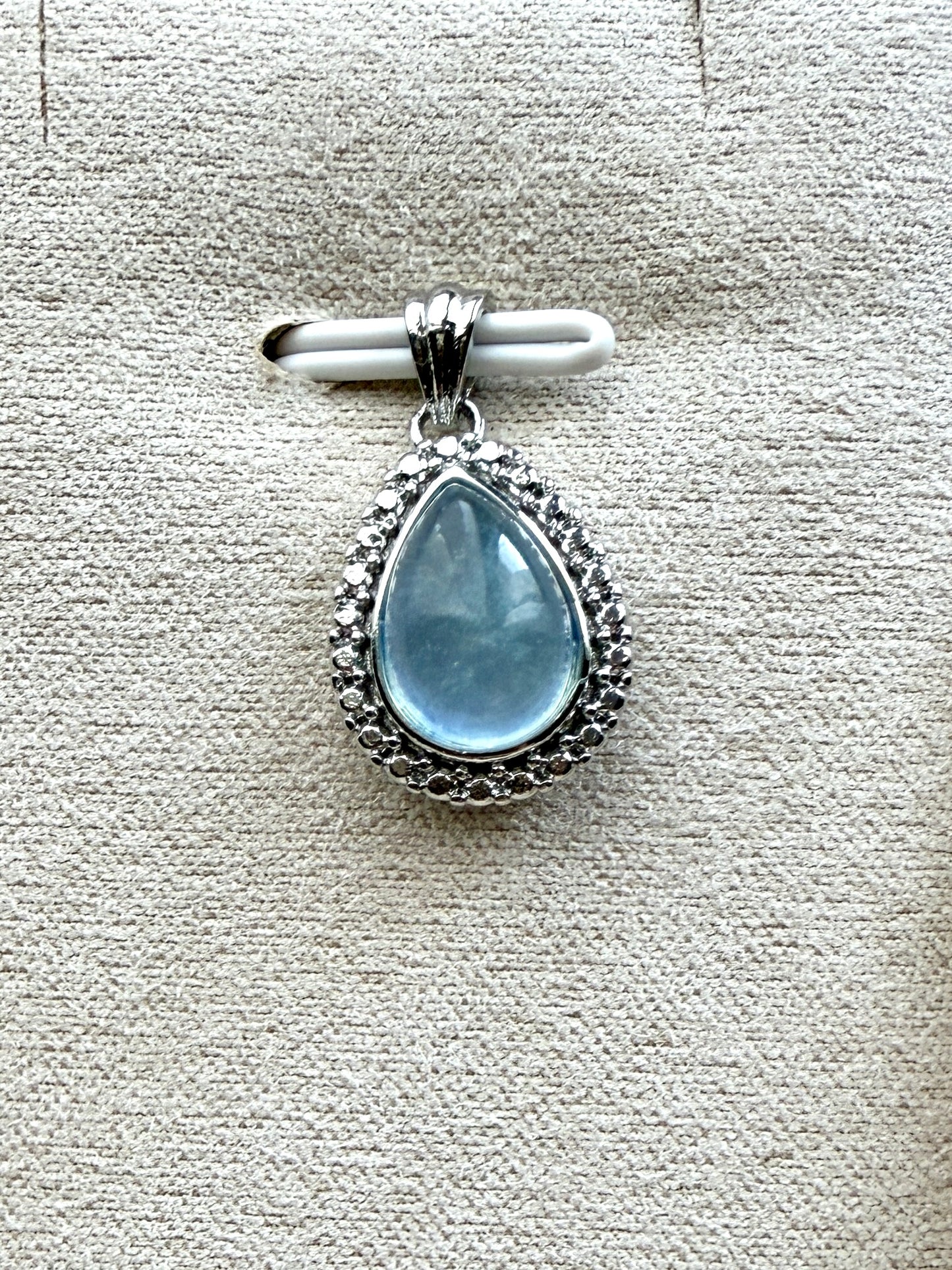 Pendentif en pierre naturelle semi précieuse
