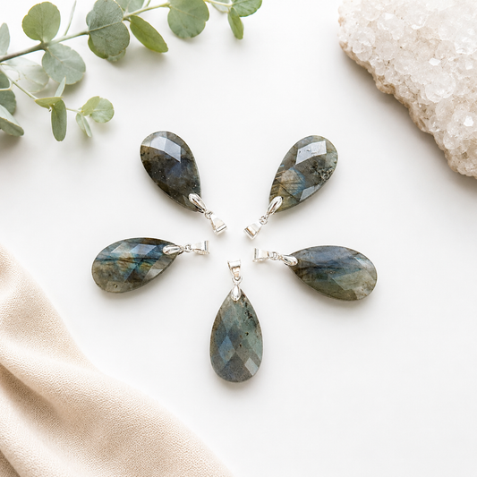 Pendentif goutte en labradorite pierre naturelle semi précieuse