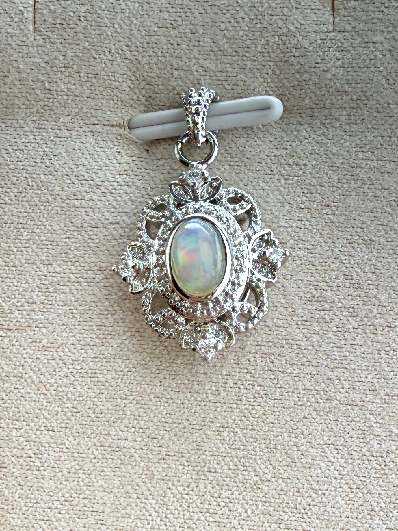 Pendentif en pierre naturelle semi précieuse