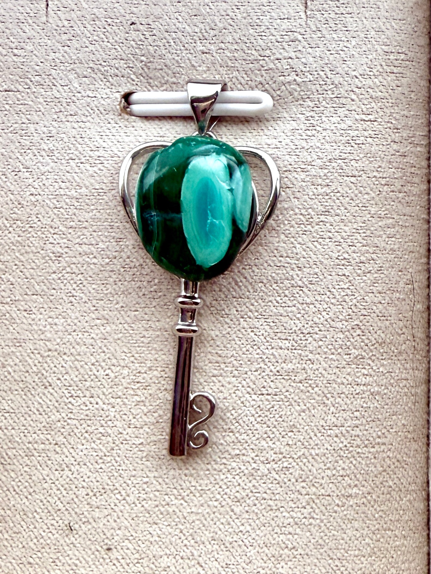 Pendentif en pierre naturelle semi précieuse