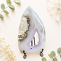 Magnifique pièce d’agate forme montagne pierre semi precieuse