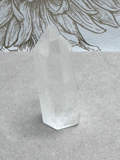 Mini tour en quartz cristal de roche pierre semi précieuse