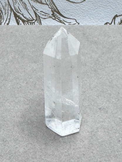 Mini tour en quartz cristal de roche pierre semi précieuse