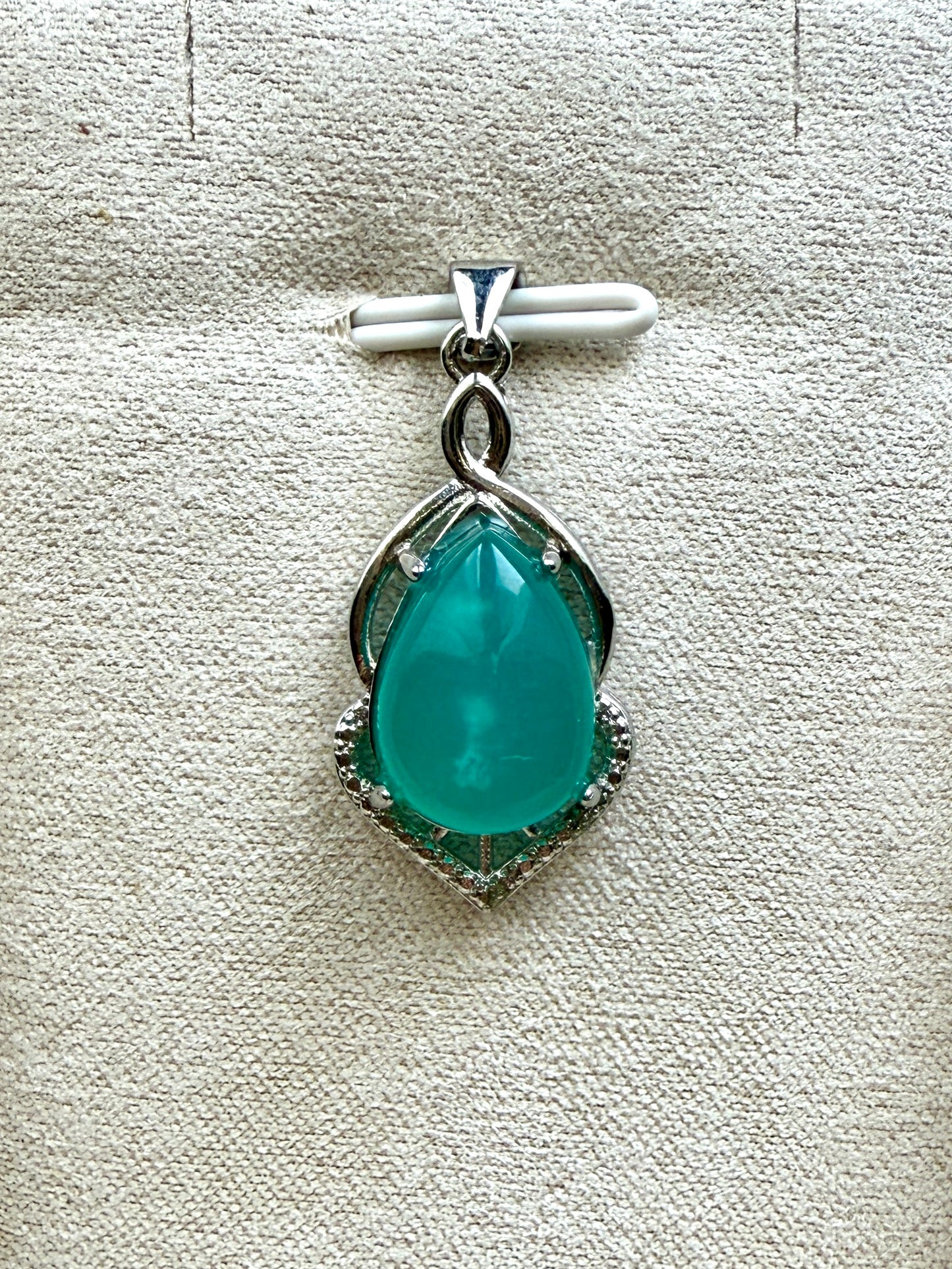 Pendentif en pierre naturelle semi précieuse