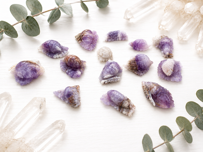 Mignonne petite figurine en amethyste et agate mexicaine pierre naturelle semi précieuse