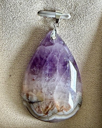 Pendentif en améthyste et agate dentelle blanche pierre naturelle semi précieuse