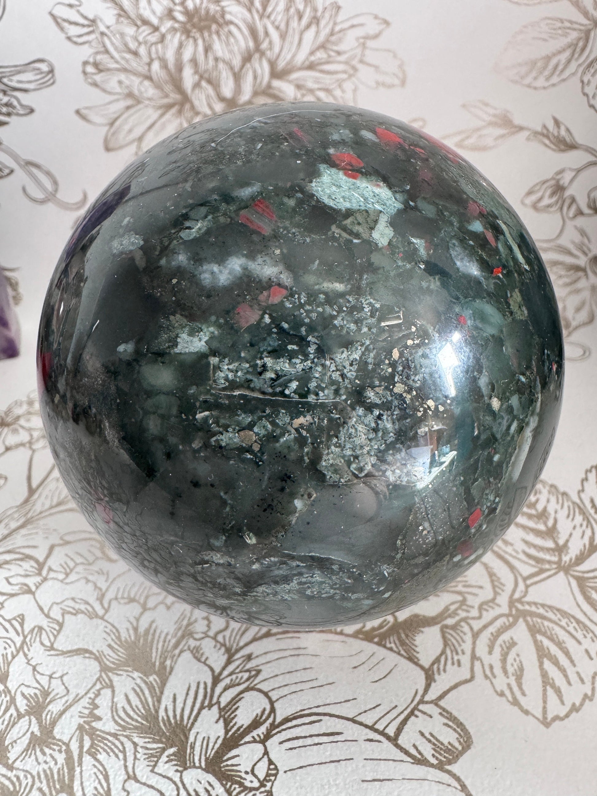 Exceptionnelle grande sphère héliotrope - African bloodstone