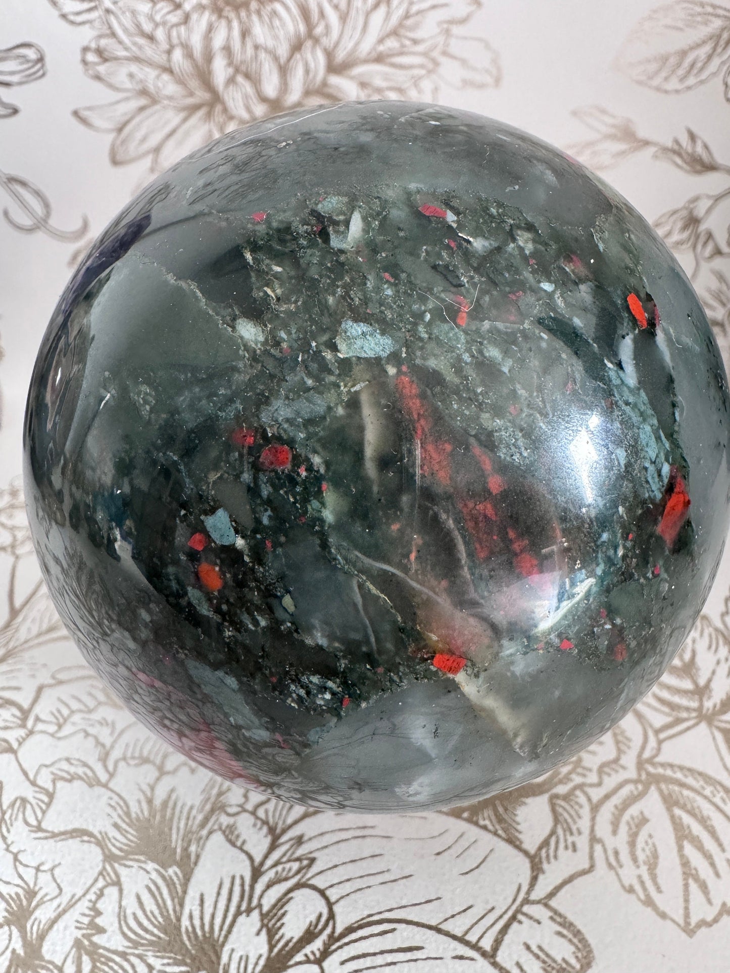 Exceptionnelle grande sphère héliotrope - African bloodstone