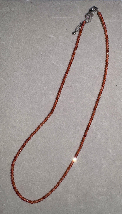 Collier en grenat orange pierre naturelle semi précieuse