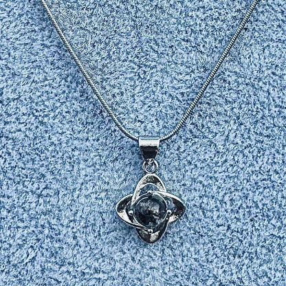 Collier pendentif en pierre naturelle semi précieuse