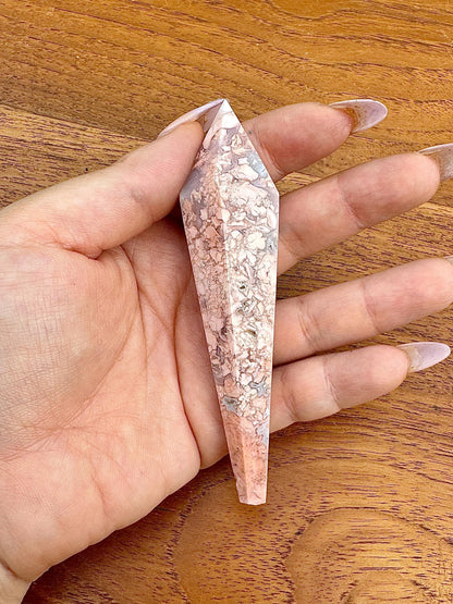 Agate/calcedoine rose forme sceptre pierre naturelle semi precieuse