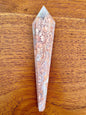 Agate/calcedoine rose forme sceptre pierre naturelle semi precieuse