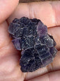 Fluorite cubique violet foncé brute pierre naturelle semi precieuse