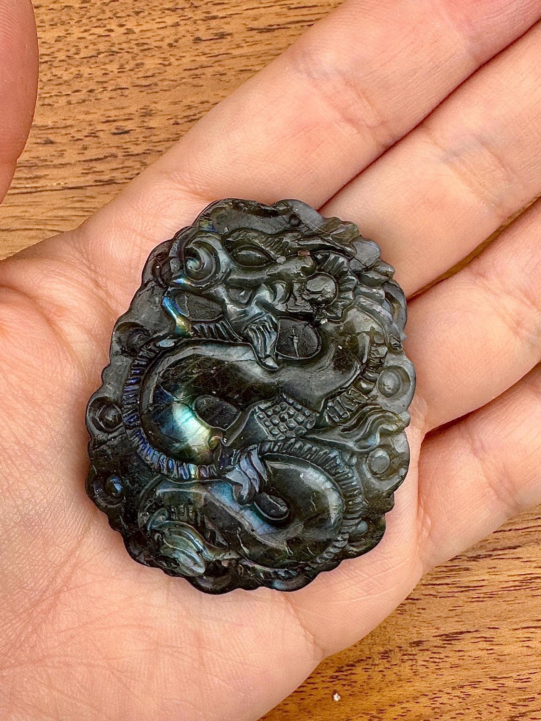 Dragon en labradorite pierre semi précieuses