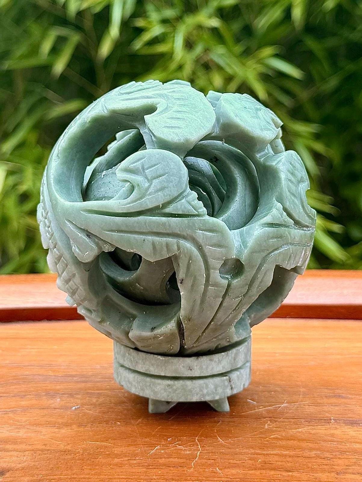 Sphere canton en jade - puzzle chinois - pierre naturelle semi précieuse