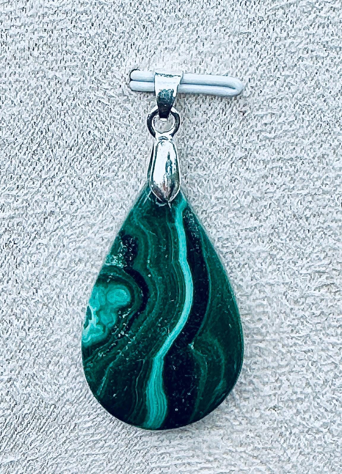 Pendentif malachite pierre semi précieuse