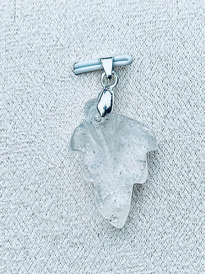 Pendentif feuille en lodolite - quartz jardin pierre naturelle semi précieuse