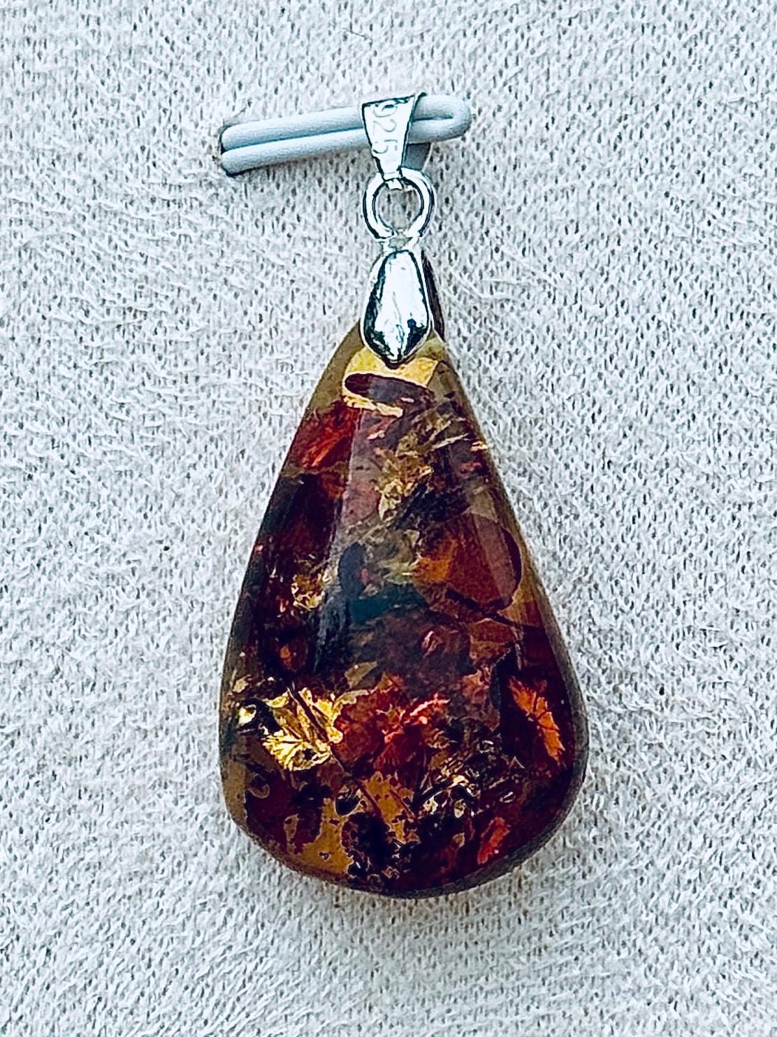 Pendentif en ambre pierre naturelle semi précieuse