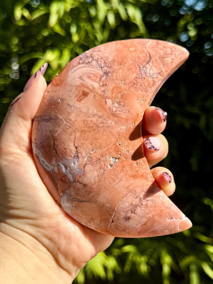 Grande lune en agate/calcédoine rose pierre naturelle semi precieuse