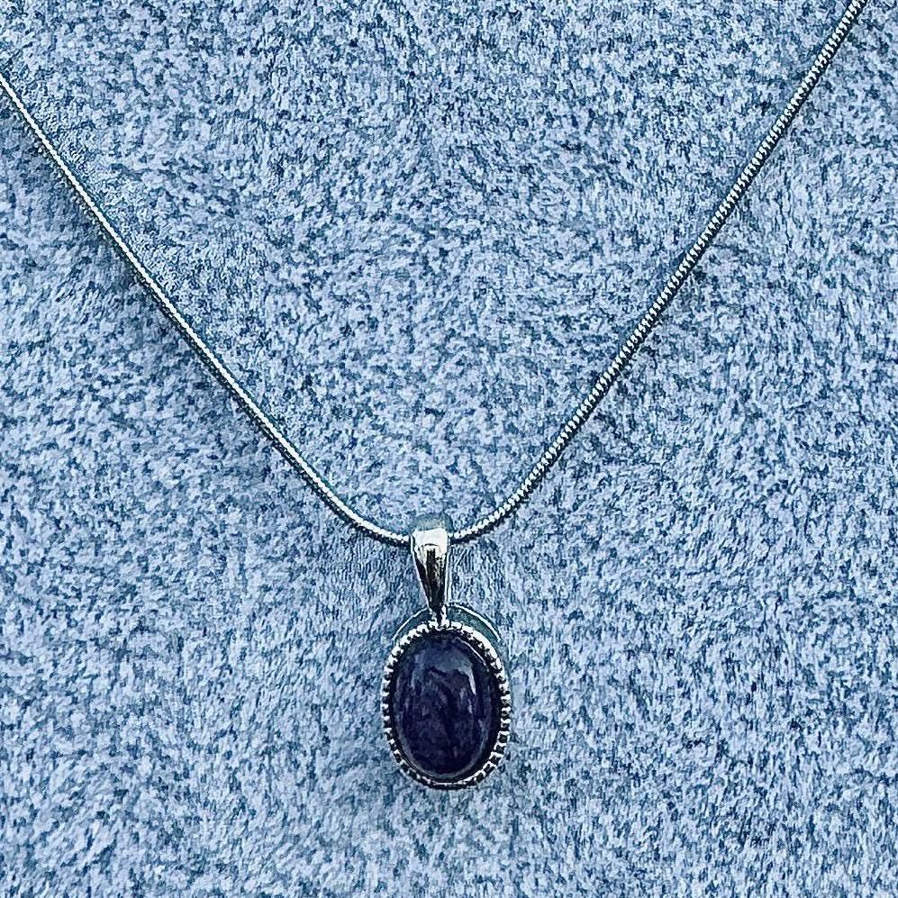 Collier pendentif en pierre naturelle semi précieuse