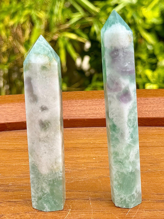 Petite tour en fluorite plume pierre naturelle semi precieuse