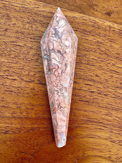 Agate/calcedoine rose forme sceptre pierre naturelle semi precieuse