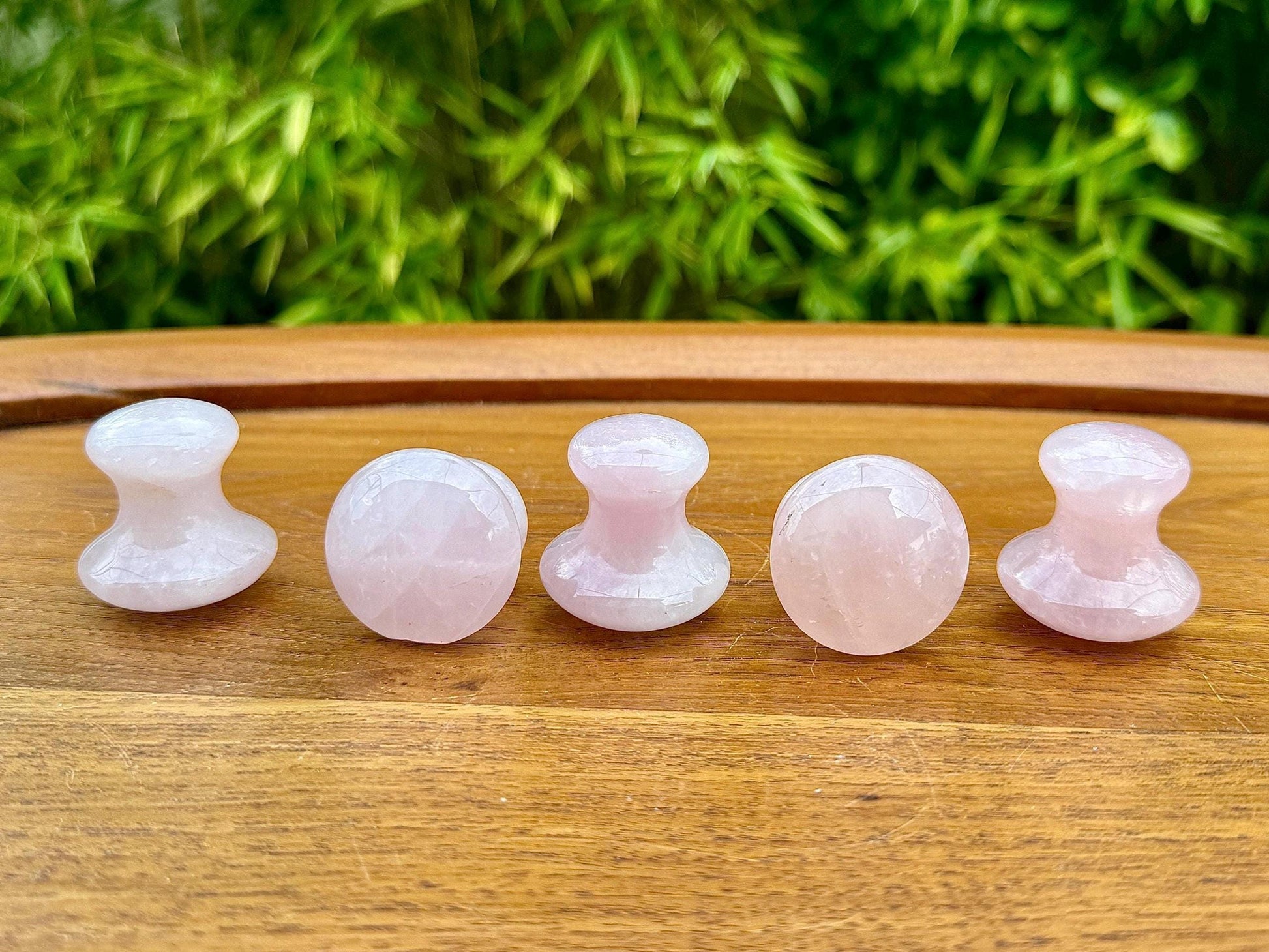 Gua sha champignon visage en quartz rose pierre naturelle semi précieuse