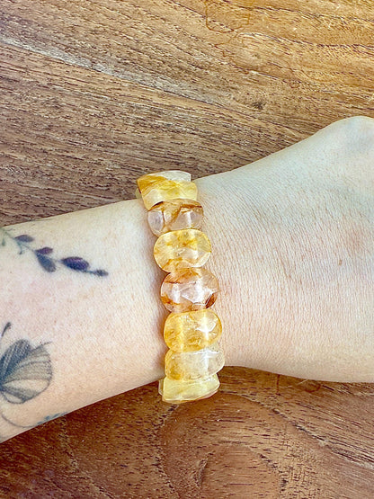 Bracelet jonc souple en quartz hematoide jaune - golden healer facetté pierre semi précieuse