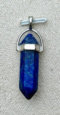 Pendentif mini tour en pierre naturelle semi précieuse
