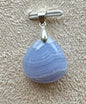 Pendentif en agate dentelle bleue pierre semi précieuse