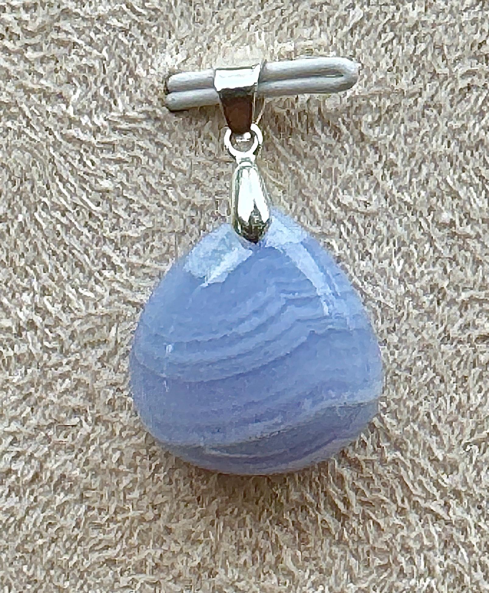 Pendentif en agate dentelle bleue pierre semi précieuse