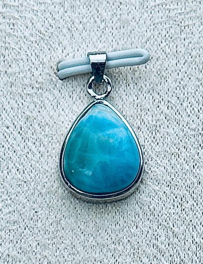 Pendentif en argent et Larimar pierre semi précieuse