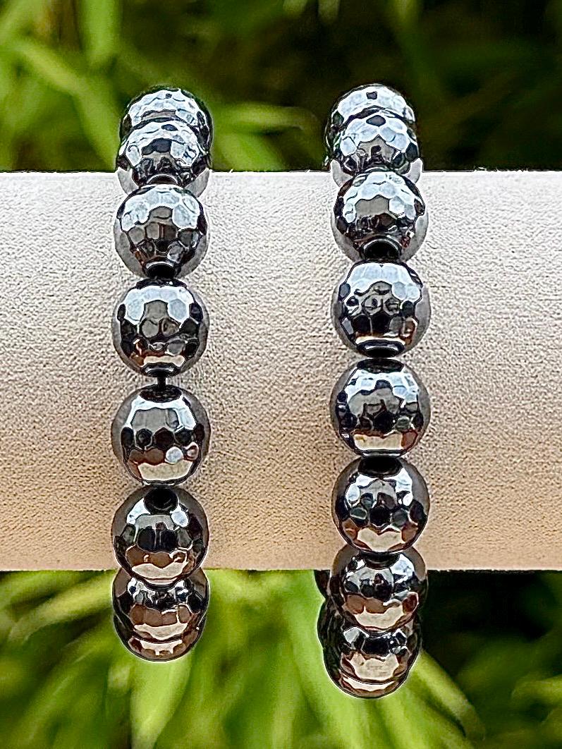 Bracelet perles rondes facettées en hématite pierre semi précieuse