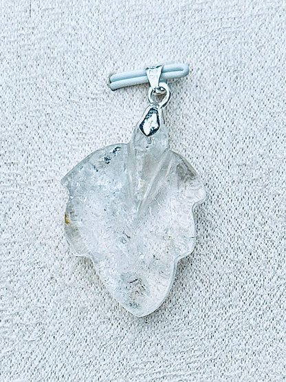 Pendentif feuille en lodolite - quartz jardin pierre naturelle semi précieuse