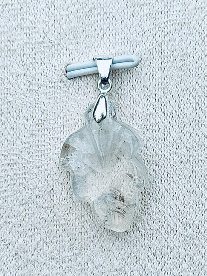 Pendentif feuille en lodolite - quartz jardin pierre naturelle semi précieuse