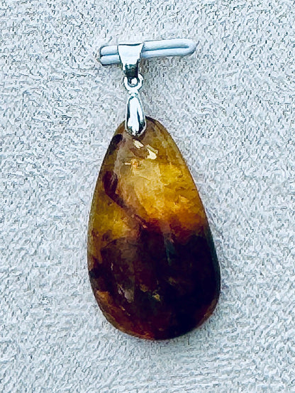 Pendentif en ambre pierre naturelle semi précieuse