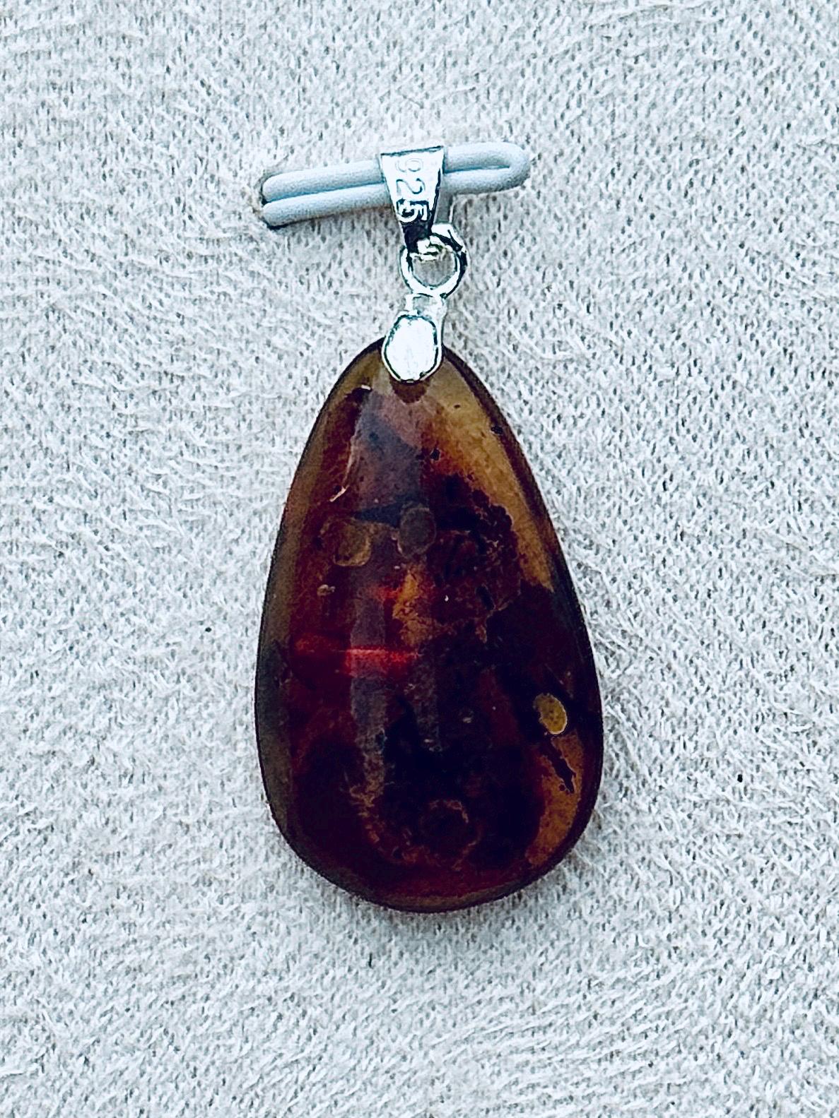 Pendentif en ambre pierre naturelle semi précieuse