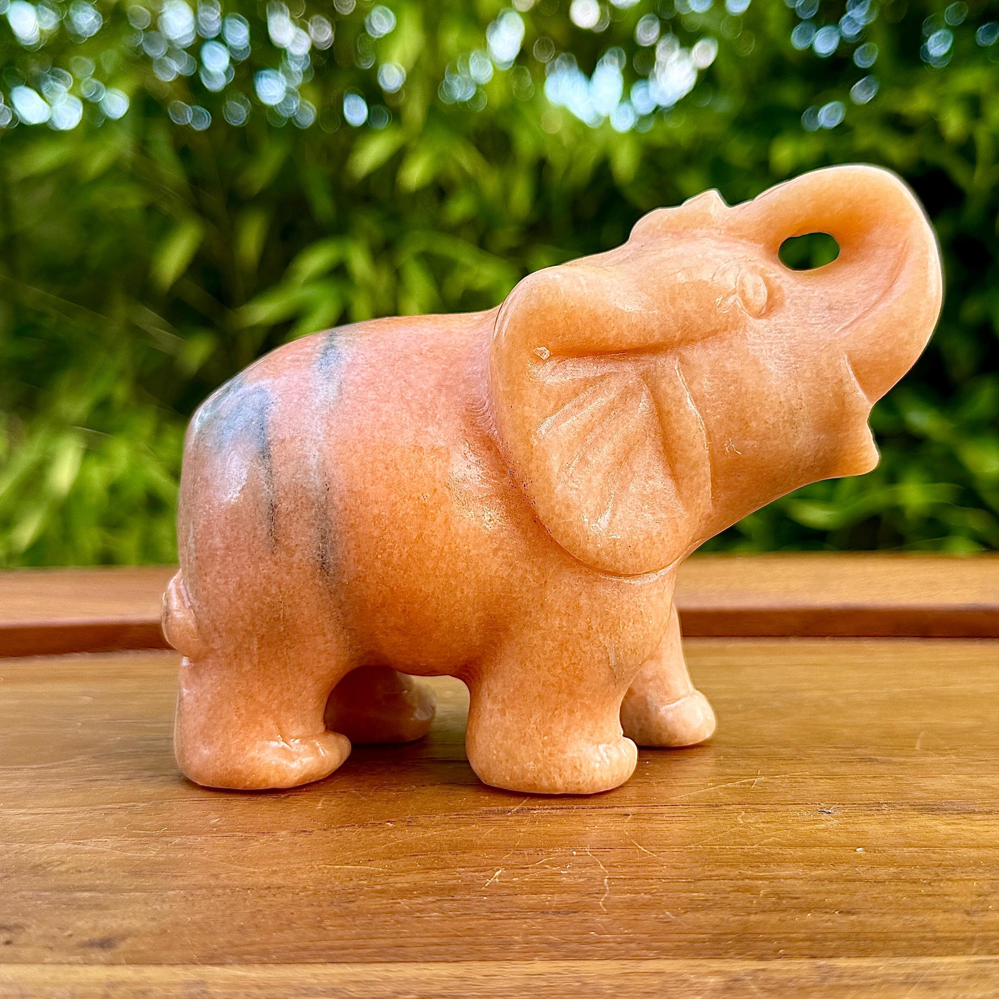 Elephant en pierre naturelle calcite