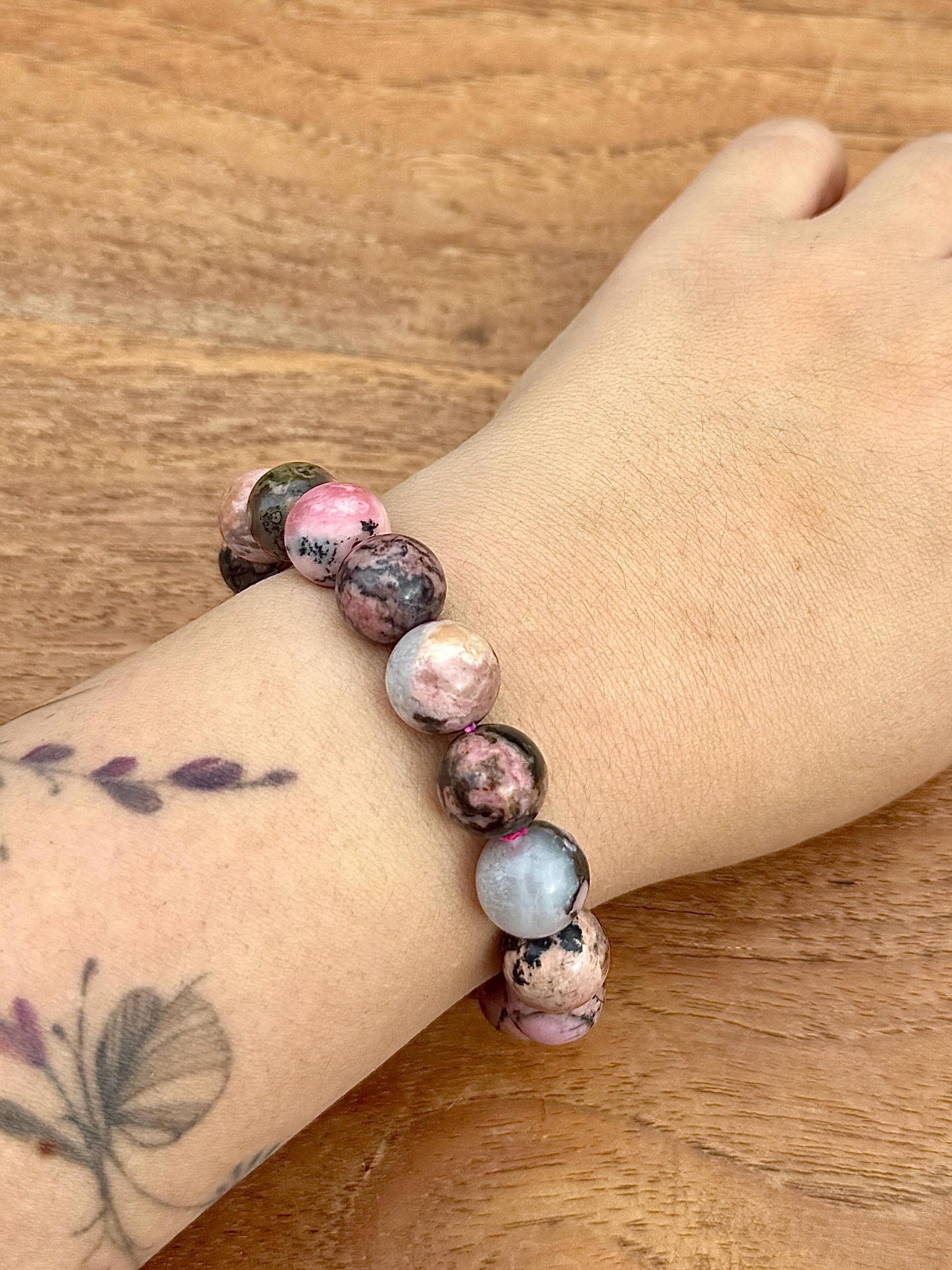 Bracelet en rhodonite noire pierre semi précieuse