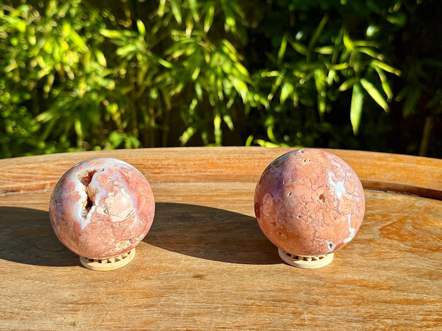 Sphère en agate/calcédoine rose pierre semi précieuse