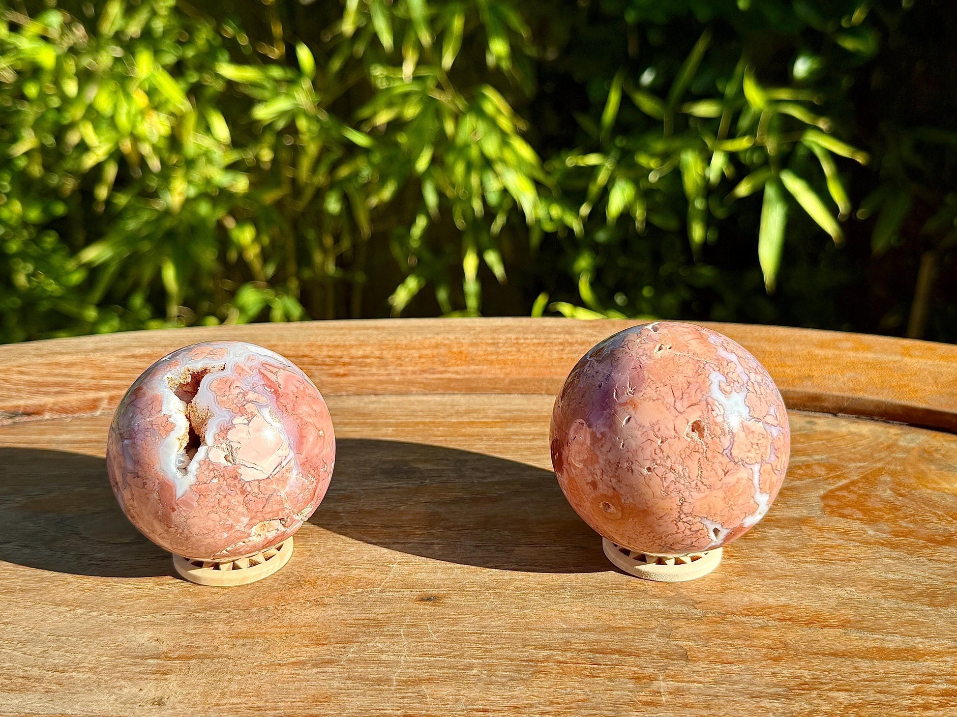 Sphère en agate/calcédoine rose pierre semi précieuse