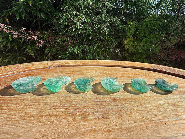Petite coupelle lune en fluorite - support pour les bijoux