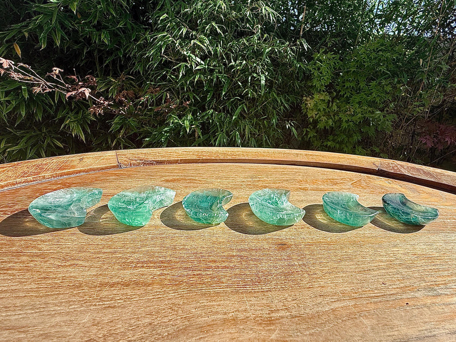 Petite coupelle lune en fluorite - support pour les bijoux