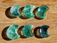 Petite coupelle lune en fluorite - support pour les bijoux